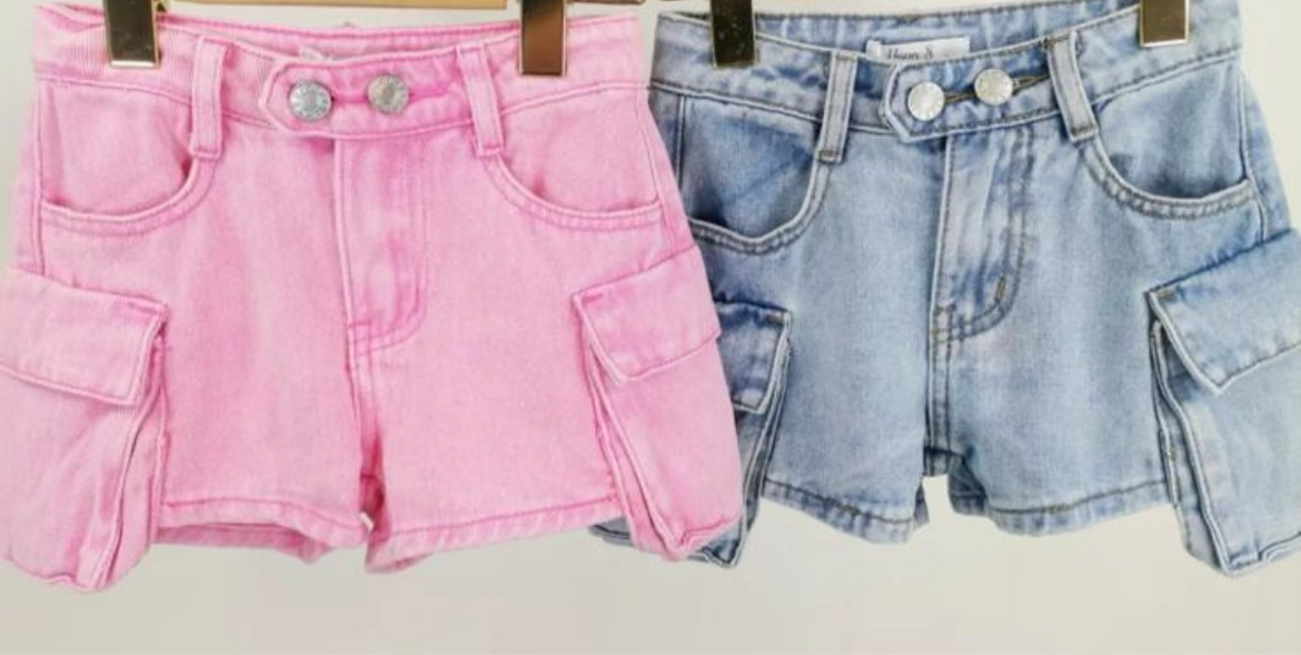 Cargo denim shorts